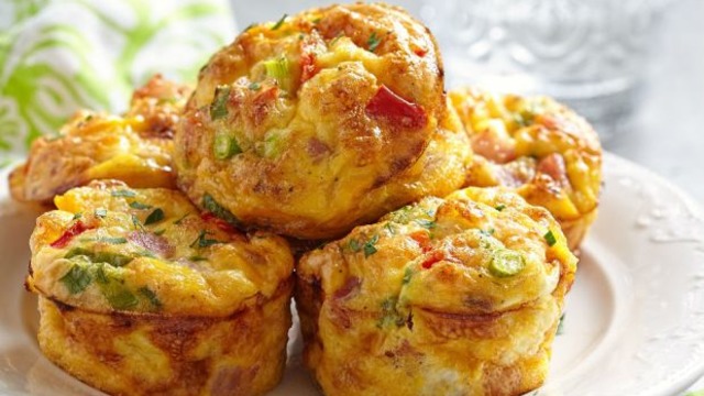 Tam Bir Assolist: Salamlı Kahvaltılık Muffin