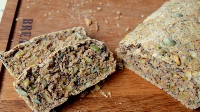 Kokusu Bile Mutlu Eder: Kuruyemişli Ekmek