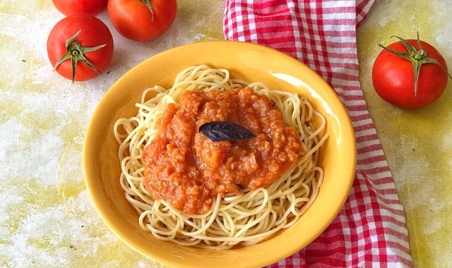 Lezzeti Sosundan: Napoliten Soslu Spagetti