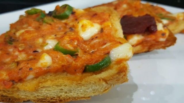 Foodie Menemen: Menemenli Ekmek