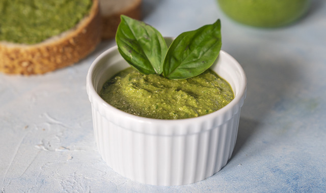 Dikkat Ekmek Yedirir: Ev Yapımı Pesto Sos