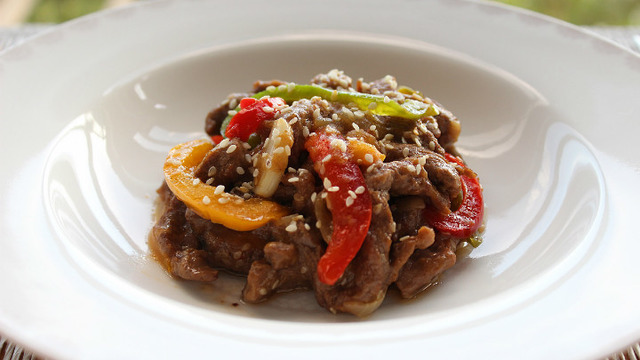 Kebaba Çin Yorumu: Wok'da Susamlı Kebap