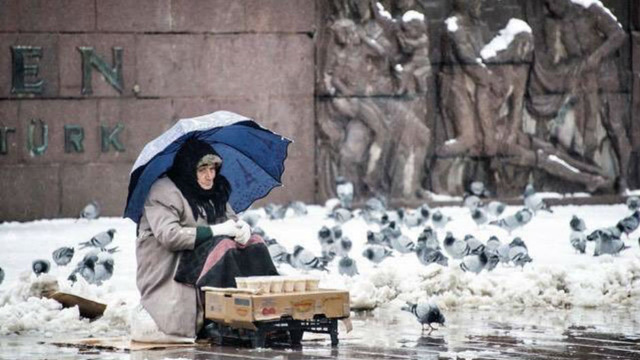 Ankara Güvenpark'ta Kuş Yemi Satan Nezegül Nine'nin İyilikle Dolu Hikayesi
