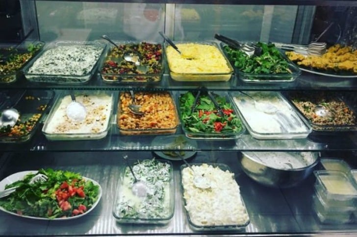 Zeytinyağlılarıyla Sizi Bir Anda Sağlıklı Beslenmeye Teşvik Edecek 7 Kadıköy Mekanı