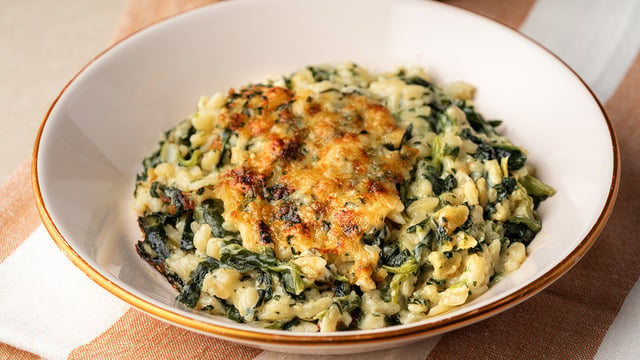 Risotto Tadında: Fırında Ispanaklı Arpa Şehriye