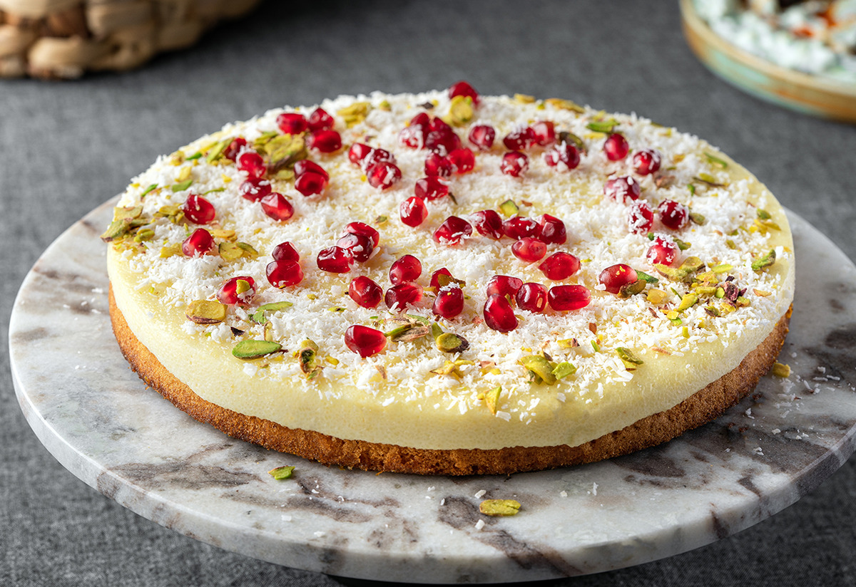 Yarım Saatte Hazır: Şerbetli İrmik Kremalı Pasta Tarifi