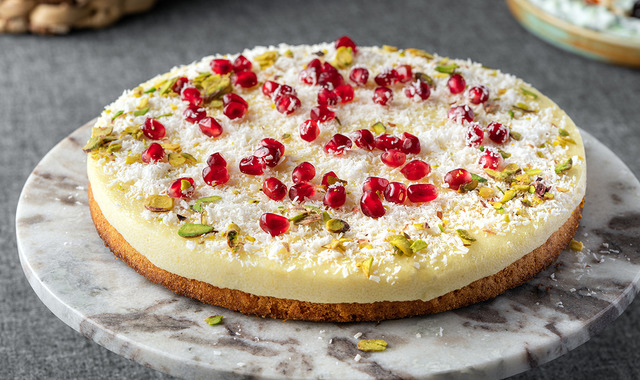 Yarım Saatte Hazır: Şerbetli İrmik Kremalı Pasta