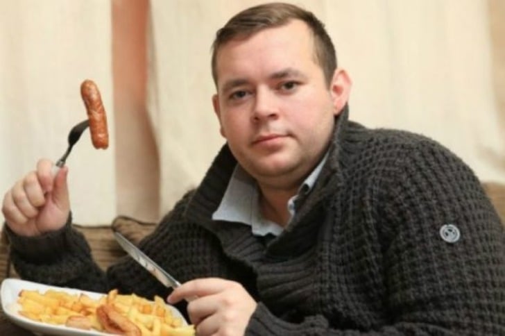 22 Yıldır Sadece Sosis ve Patates Kızartması Yiyerek Beslenen Bir Garip Adam