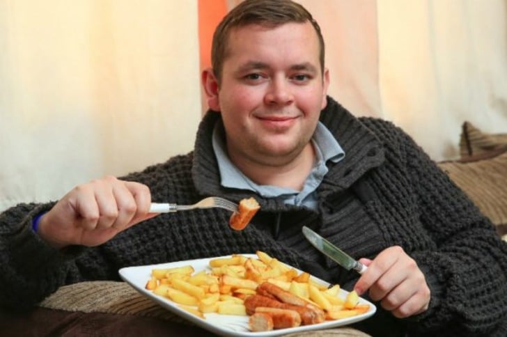 22 Yıldır Sadece Sosis ve Patates Kızartması Yiyerek Beslenen Bir Garip Adam