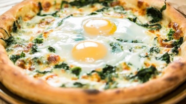 Kahvaltıda Şenlik Var: Yumurtalı Otlu Pide