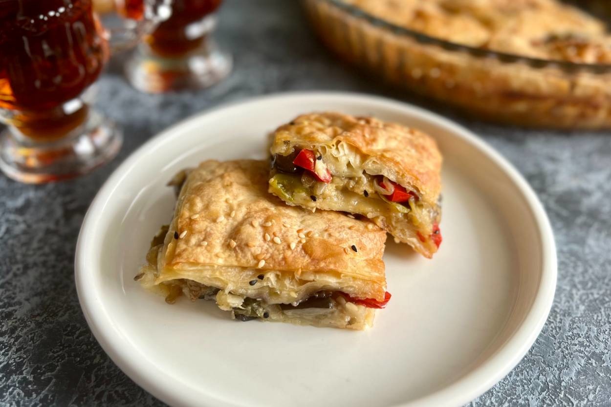Hemen Bugün Denemeniz Gereken Farklı ve Kolay 10 Sebzeli Börek Tarifi