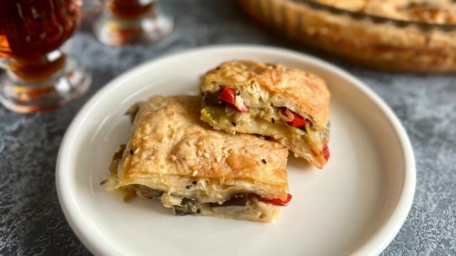 Hemen Bugün Denemeniz Gereken Farklı ve Kolay 10 Sebzeli Börek Tarifi