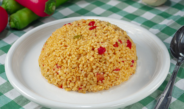 Her Yemeğin Yanına Yakışır: Sebzeli Bulgur Pilavı