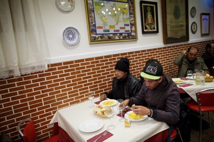 Zenginlerden Aldığı Parayla Yoksulları Doyuran Restoran: Robin Hood Restaurant