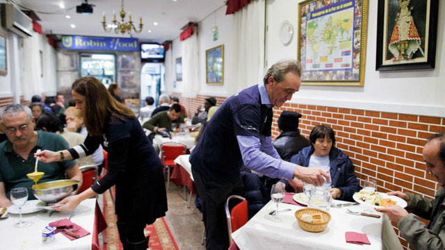 Zenginlerden Aldığı Parayla Yoksulları Doyuran Restoran: Robin Hood Restaurant