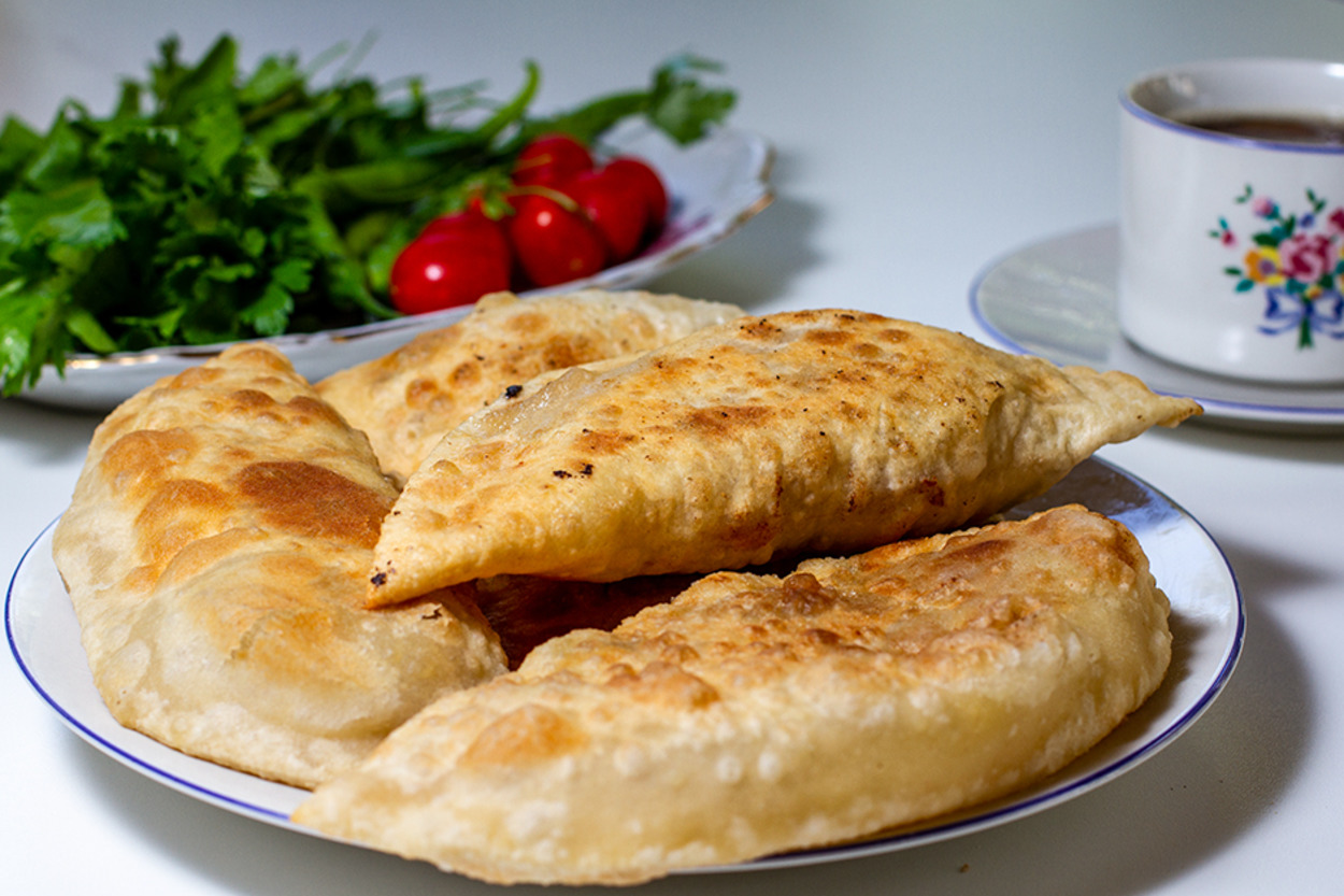 Lezzetleri Hep Hafif Olsun: Yağ Çekmeden Börek Nasıl Kızartılır?