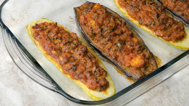 Karnıyarık Kıskandı: Kıymalı Patlıcan ve Kabak Sandal