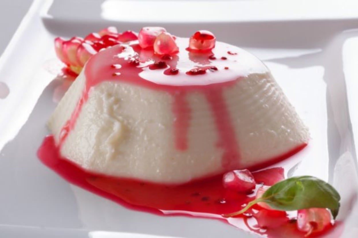 Eve Geldim Bin Tane: Narlı Panna Cotta