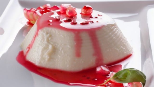 Eve Geldim Bin Tane: Narlı Panna Cotta