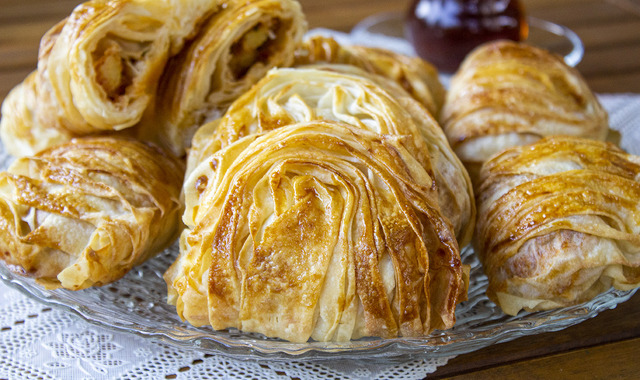Şekline Bayılırsın: Patatesli Midye Börek
