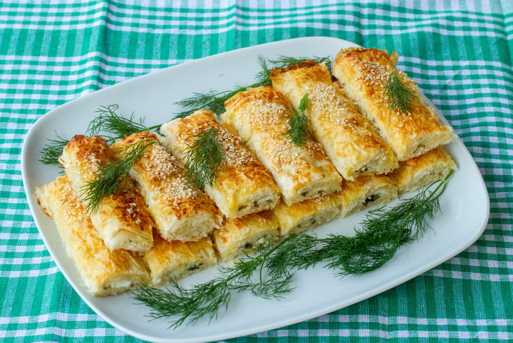 baklavalik-yufkadan-borek-one-cikan