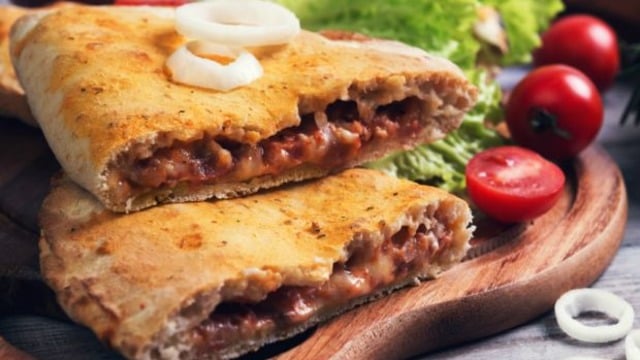 İtalyan Pidesi: Calzone