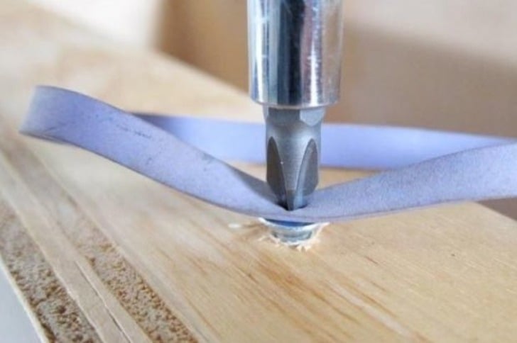 Paket Lastiğinin Hayatınızı Çok Kolaylaştırabileceğinin Kanıtı 14 Pratik Bilgi
