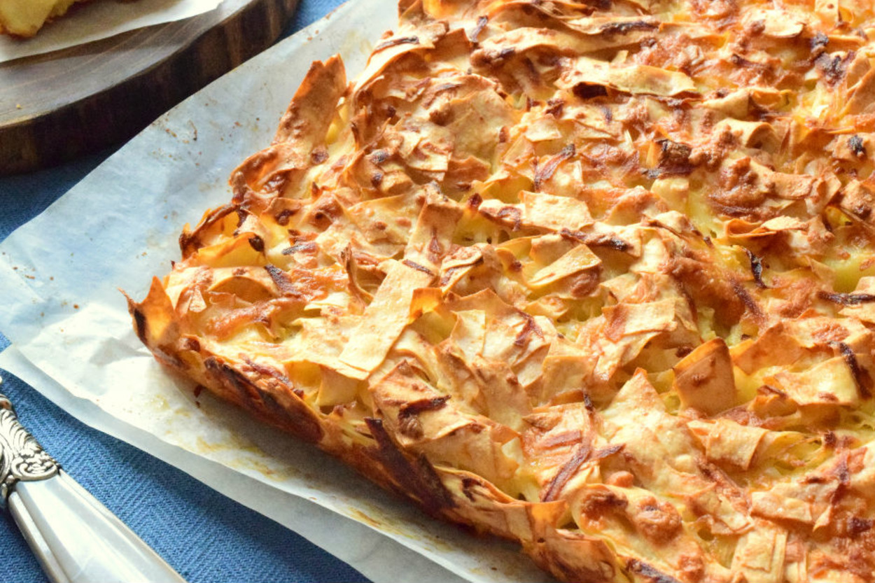 Bırak Dağınık Kalsın: Patatesli Kaşarlı Kırpık Börek
