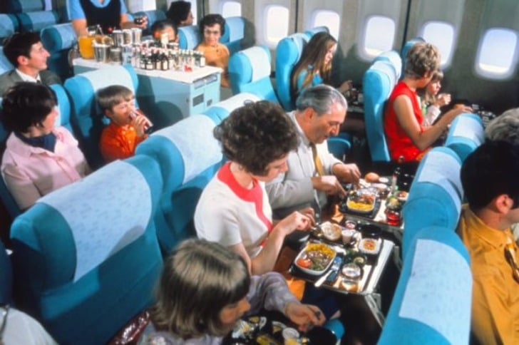 50 Yıl Önce Uçaklarda İkram Edilen Yemekleri Gösteren 22 Şaşırtıcı Fotoğraf