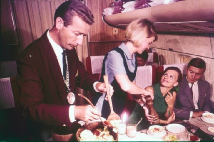 50 Yıl Önce Uçaklarda İkram Edilen Yemekleri Gösteren 22 Şaşırtıcı Fotoğraf