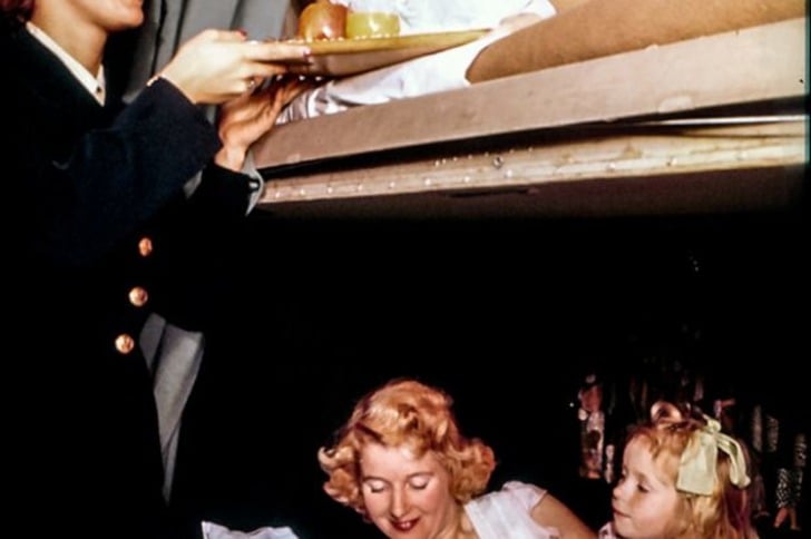 50 Yıl Önce Uçaklarda İkram Edilen Yemekleri Gösteren 22 Şaşırtıcı Fotoğraf