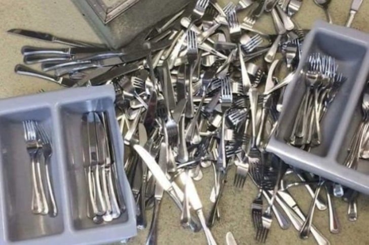 Sadece Restoran Mutfağında Çalışmış Olanların Anlayabileceği 17 Acı Görüntü