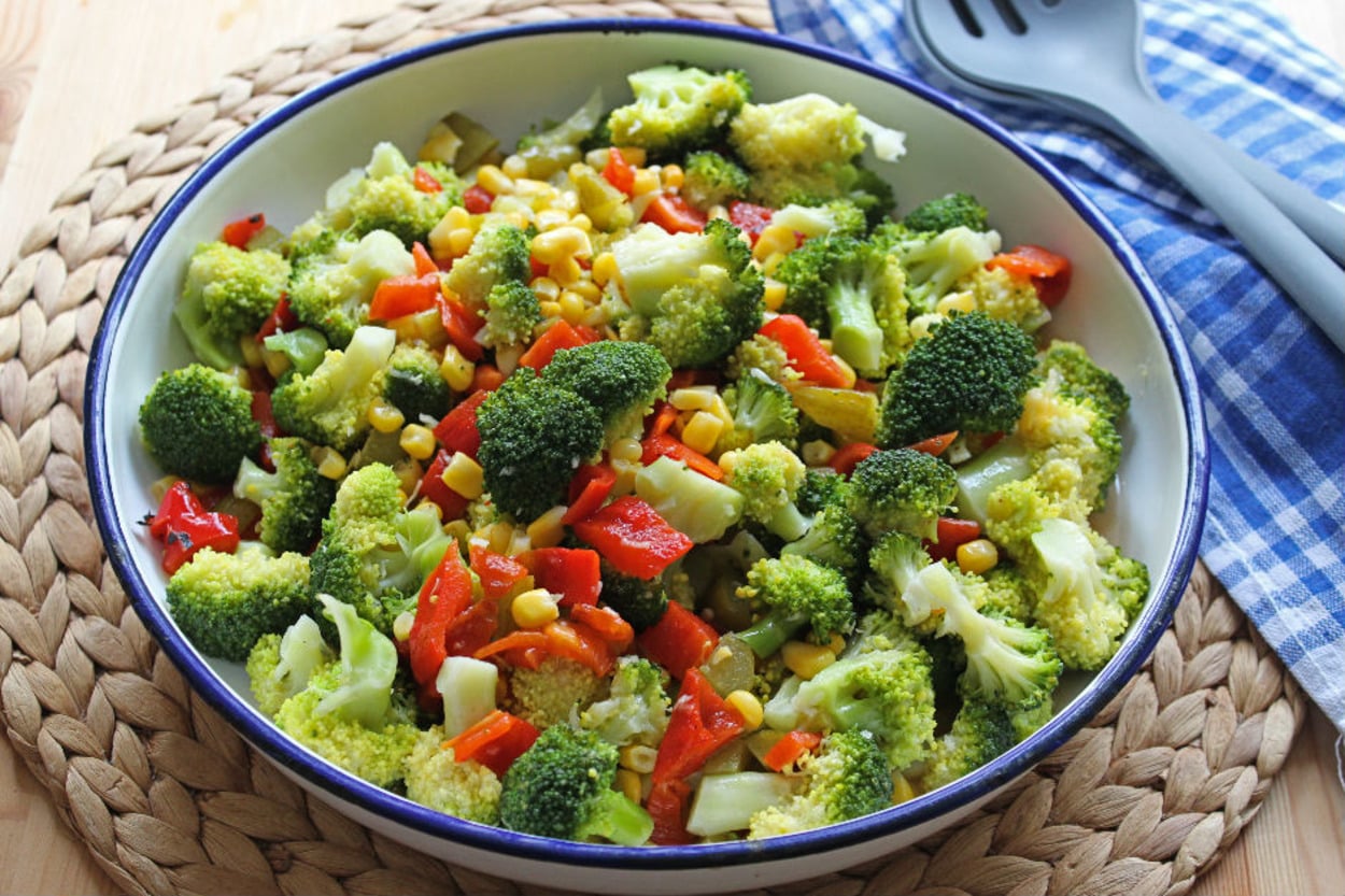 Pratik ve Kolay: Zeytinyağlı Brokoli Salatası