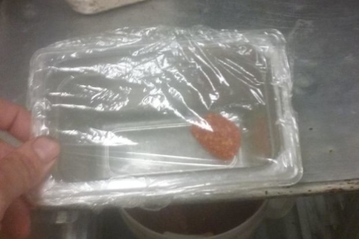 Sadece Restoran Mutfağında Çalışmış Olanların Anlayabileceği 17 Acı Görüntü