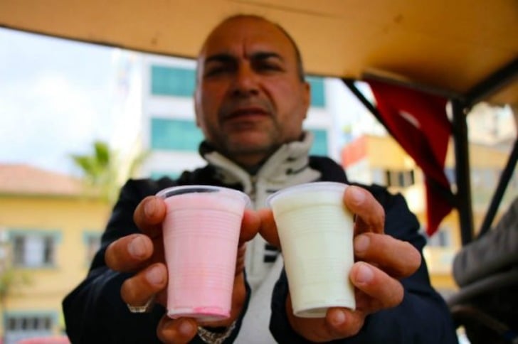 Ayrana Gizli Bir Formül Ekleyip Satış Rekorları Kıran Adanalı Seyyar Satıcı