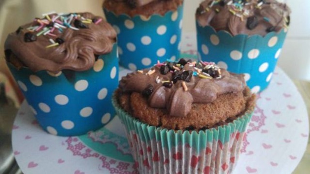 Şirinlik Abidesi: Kakaolu Damla Çikolatalı Cupcake