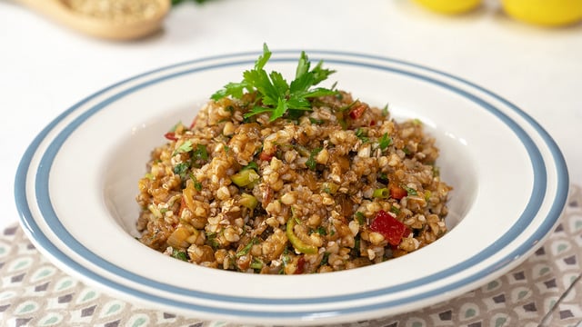 Gluten İntoleransı Olanlara: Karabuğdaylı Kısır