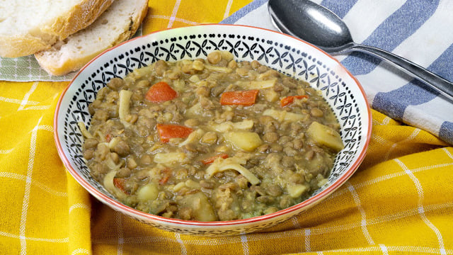 Eriştesi de Var: Körili Mercimek Yemeği