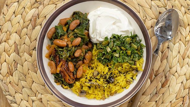 Doyurucu Bir Öğün: Etsiz Proteinli Kase
