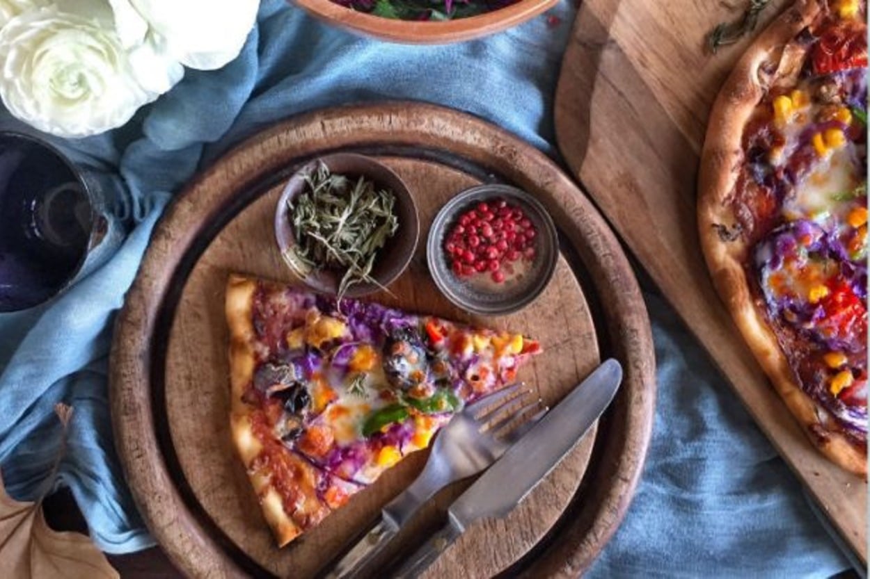 Renginde Asalet Var: Mor Lahanalı Pizza