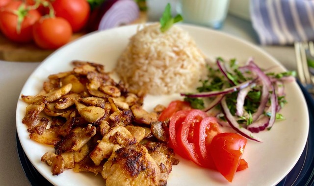 Yanına da Pirinç Pilavı: Tavuk Döner