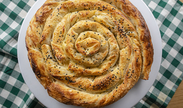 Hep Peynirli Olacak Değil Ya: Pırasalı Börek