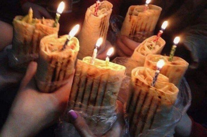 Sadece Türkiye'de Görebileceğiniz 11 Çok Bizden Doğum Günü Pastası