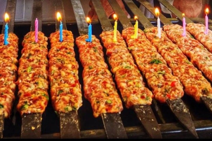 Sadece Türkiye'de Görebileceğiniz 11 Çok Bizden Doğum Günü Pastası