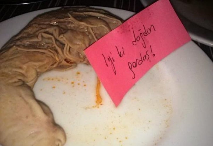 Sadece Türkiye'de Görebileceğiniz 11 Çok Bizden Doğum Günü Pastası
