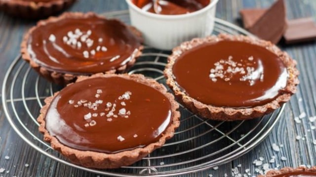 Sıkı Durun: Çikolatalı Deniz Tuzlu Tart