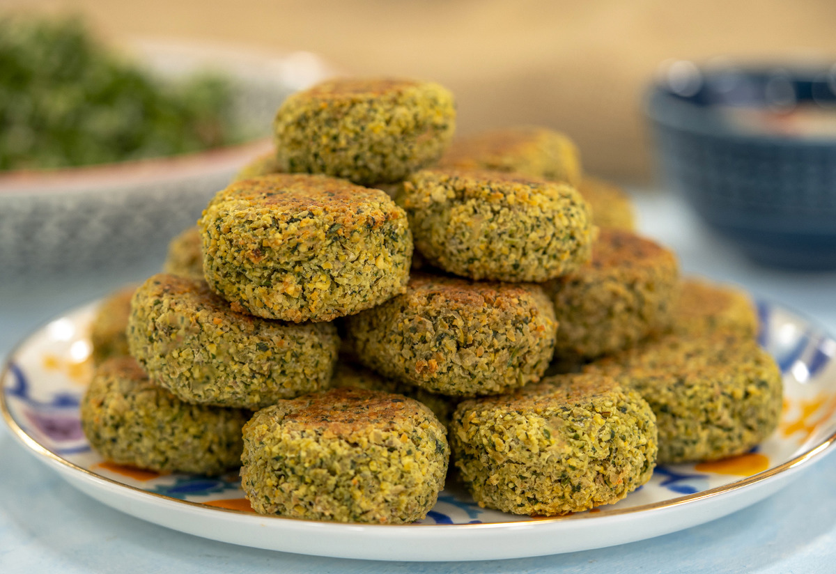 Her Lokmada İyi Hissettirir: Tahin Soslu Fırında Falafel Tarifi