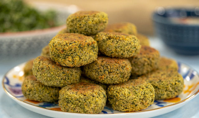 Her Lokmada İyi Hissettirir: Tahin Soslu Fırında Falafel