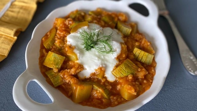 En Hafif Ana Yemeklerden: Pirinçli Kabak Yemeği