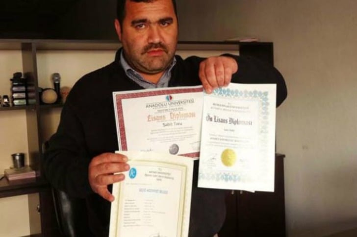 3 Üniversite Bitirip İşsiz Kalınca Sıra Dışı Bir Yöntemle Kazancını Katlayan Çiftçi